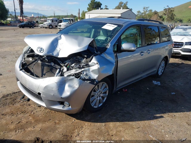 5TDYZ3DC2HS809894 Toyota Sienna Limited Premium 7 Passenger