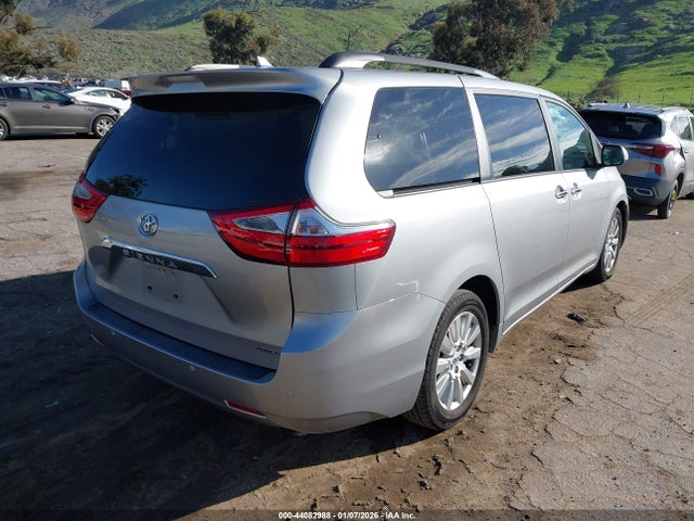 5TDYZ3DC2HS809894 Toyota Sienna Limited Premium 7 Passenger