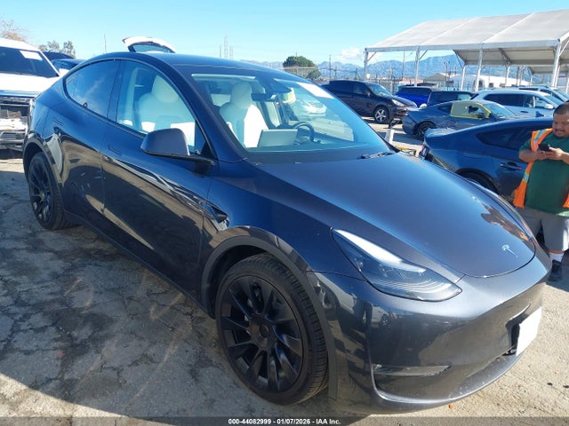 2024 TESLA MODEL Y 7SAYGDEE4RF079376 Photo 0