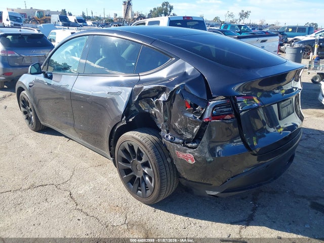 2024 TESLA MODEL Y 7SAYGDEE4RF079376 Photo 2