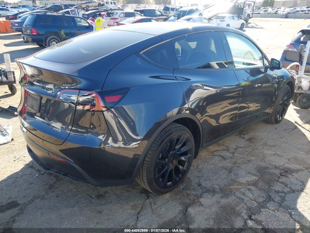 2024 TESLA MODEL Y 7SAYGDEE4RF079376 Photo 3