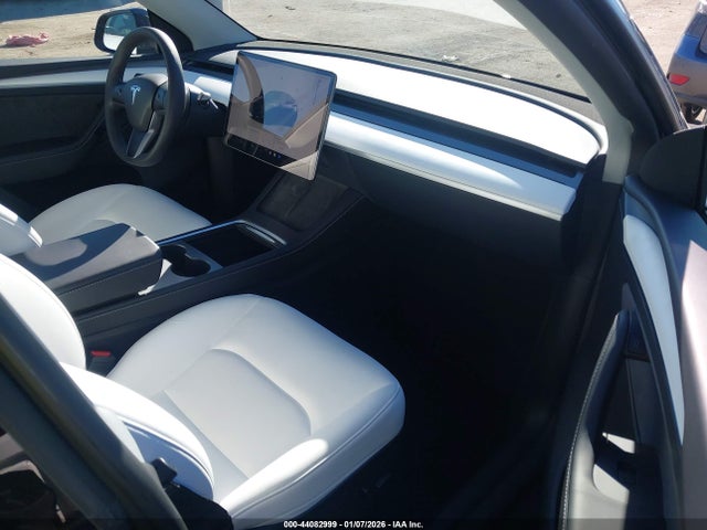 2024 TESLA MODEL Y 7SAYGDEE4RF079376 Photo 4