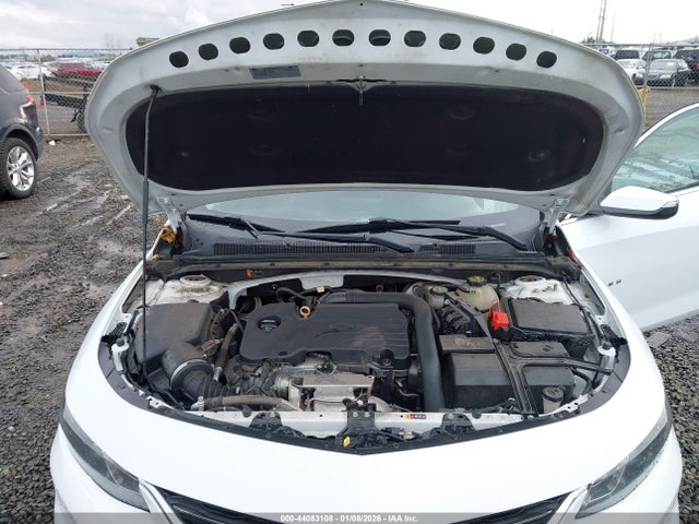 1G1ZD5STXJF130083 Chevrolet MALIBU LT