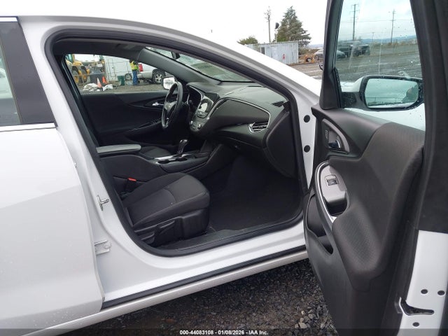 1G1ZD5STXJF130083 Chevrolet MALIBU LT