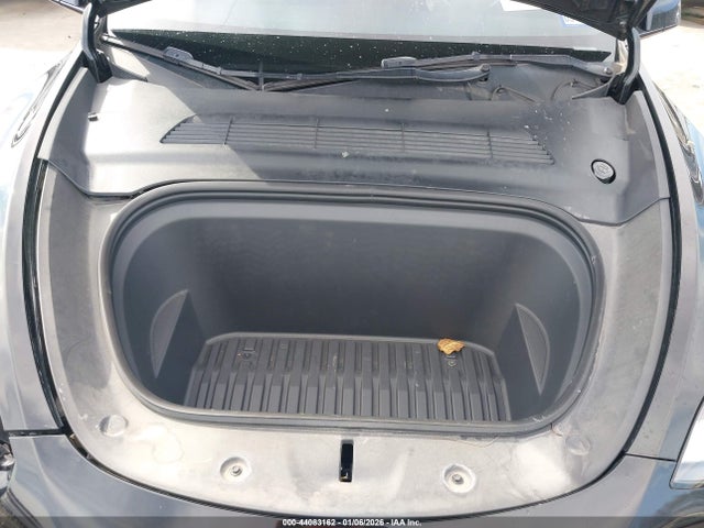 Продажа на аукционе авто 2023 Tesla Model Y Awd/long Range Dual Motor All-wheel Drive, vin: 7SAYGDEE5PA088212, номер лота: 44083162