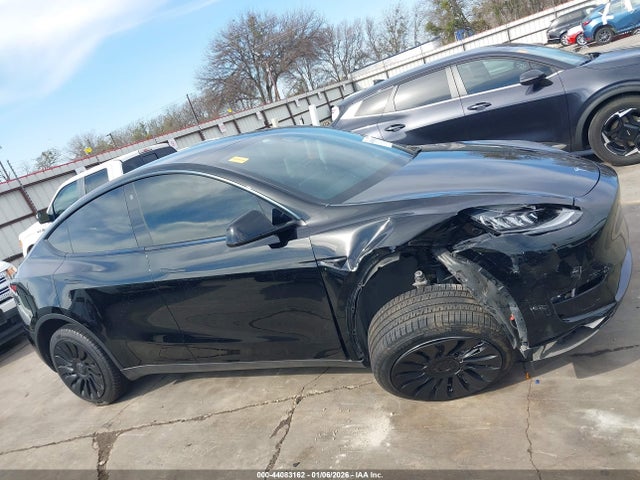 Продажа на аукционе авто 2023 Tesla Model Y Awd/long Range Dual Motor All-wheel Drive, vin: 7SAYGDEE5PA088212, номер лота: 44083162