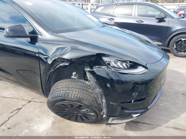 Продажа на аукционе авто 2023 Tesla Model Y Awd/long Range Dual Motor All-wheel Drive, vin: 7SAYGDEE5PA088212, номер лота: 44083162