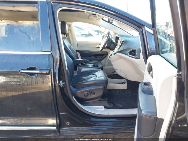 2019 Chrysler Pacifica Limited მანქანა იყიდება აუქციონზე, vin: 2C4RC1GG2KR731528, აუქციონის ნომერი: 44083185