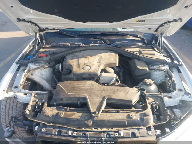 44083209 :رقم المزاد ، WBA8E5G57JNV02766 vin ، 2018 Bmw 320 مزاد بيع