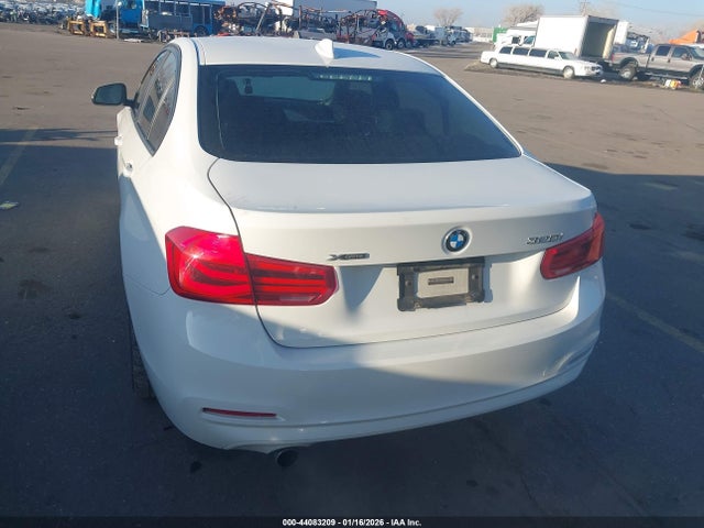 44083209 :رقم المزاد ، WBA8E5G57JNV02766 vin ، 2018 Bmw 320 مزاد بيع