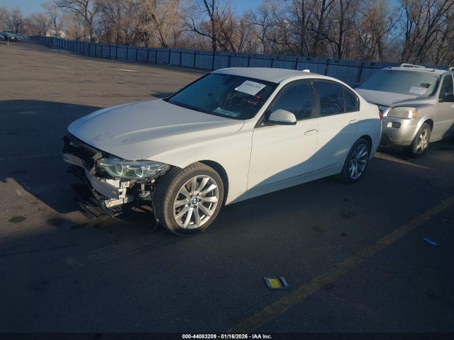 44083209 :رقم المزاد ، WBA8E5G57JNV02766 vin ، 2018 Bmw 320 مزاد بيع