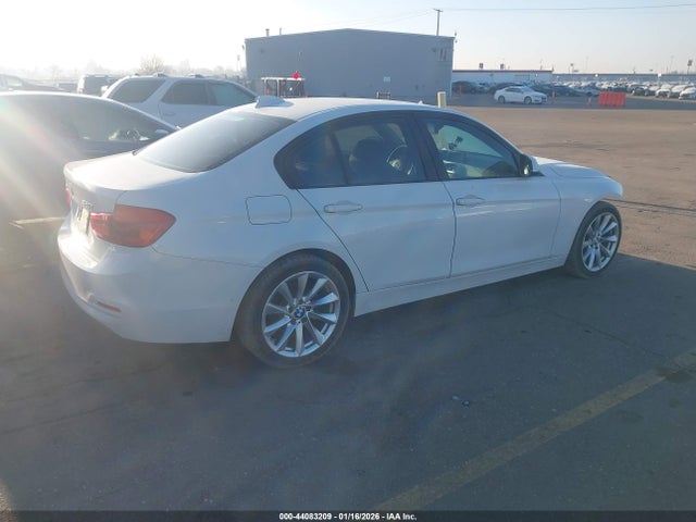 44083209 :رقم المزاد ، WBA8E5G57JNV02766 vin ، 2018 Bmw 320 مزاد بيع