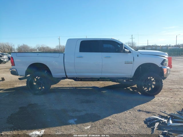 3C6UR5ML2JG366684 RAM 2500 Big Horn 4x4 6&#039;4 Box