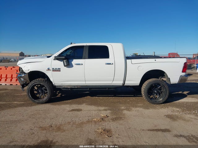 3C6UR5ML2JG366684 RAM 2500 Big Horn 4x4 6&#039;4 Box