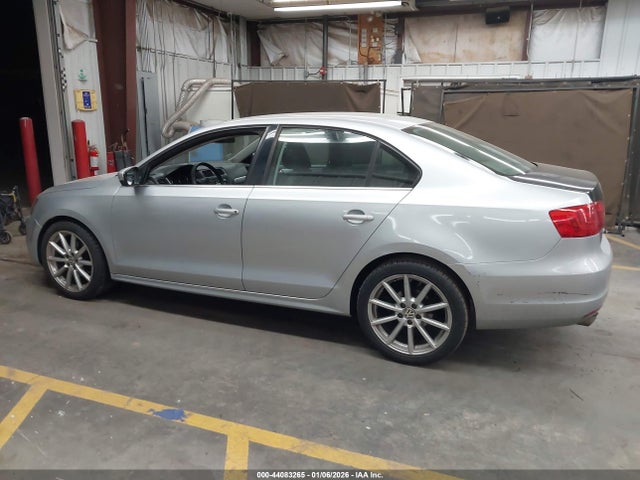 Продаж на аукціоні авто 2013 Volkswagen Jetta 2.5l Se, vin: 3VWBX7AJ9DM399978, номер лоту: 44083265