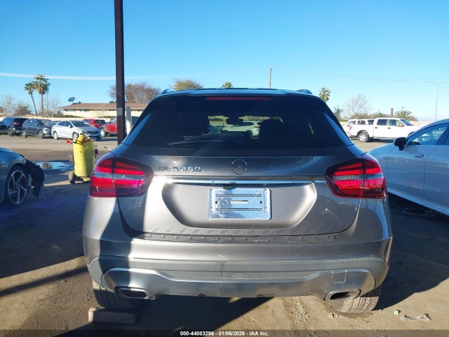 WDCTG4EB1LJ672877 Mercedes-Benz GLA 250