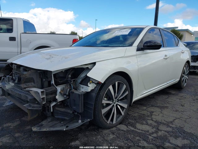 1N4BL4CV3NN367571 Nissan Altima Sr Fwd