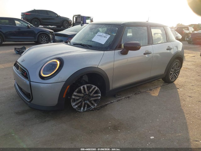 2025 MINI HARDTOP WMW53GD08S2W45886 Photo 1