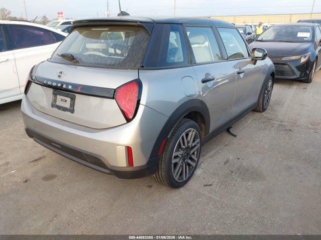 2025 MINI HARDTOP WMW53GD08S2W45886 Photo 3