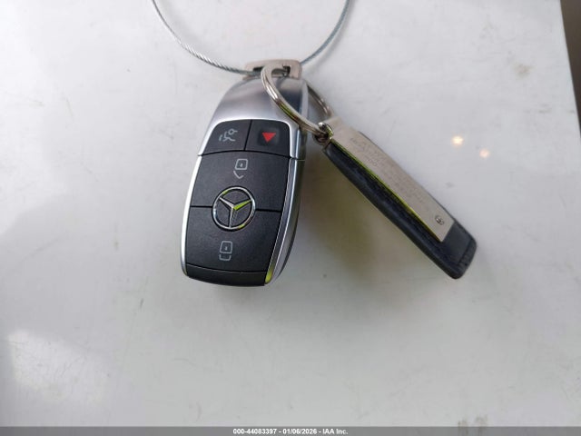 44083397 :رقم المزاد ، W1N4N4GB2MJ239978 vin ، 2021 Mercedes-benz Gla 250 مزاد بيع