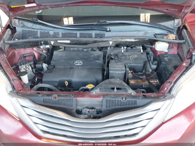 Toyota Sienna Xle 7 Passenger 2014 5TDDK3DC0ES094161 Image 10