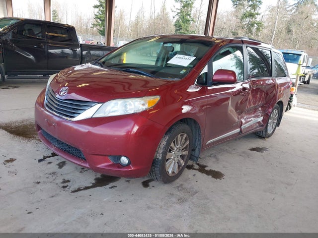 Toyota Sienna Xle 7 Passenger 2014 5TDDK3DC0ES094161 Image 2