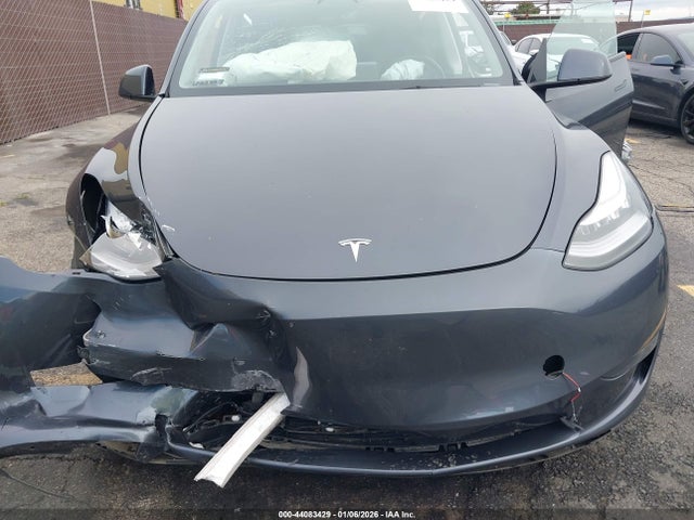 Продажа на аукционе авто 2023 Tesla Model Y, vin: 7SAYGDEE8PA055656, номер лота: 44083429