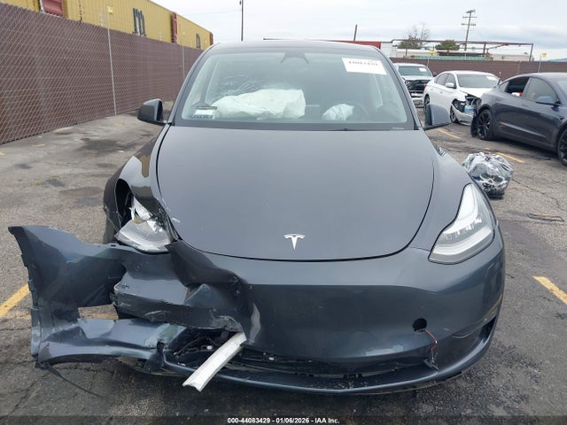 Продажа на аукционе авто 2023 Tesla Model Y, vin: 7SAYGDEE8PA055656, номер лота: 44083429