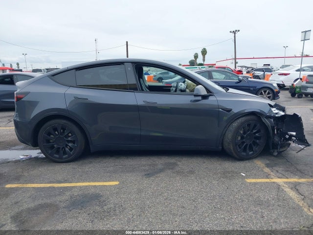 Продажа на аукционе авто 2023 Tesla Model Y, vin: 7SAYGDEE8PA055656, номер лота: 44083429