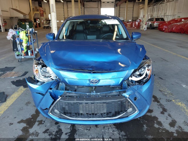 3MYDLBYV7KY514152 Toyota Yaris Xle