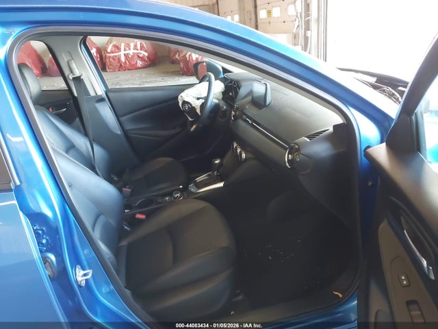 3MYDLBYV7KY514152 Toyota Yaris Xle