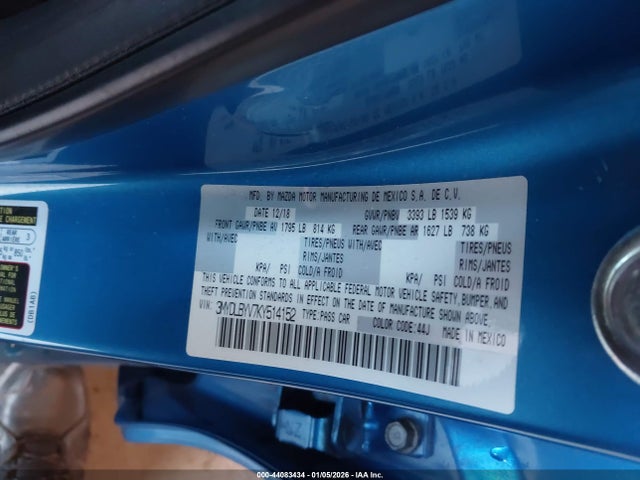 3MYDLBYV7KY514152 Toyota Yaris Xle