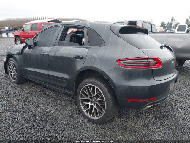 2018 PORSCHE MACAN WP1AA2A56JLB04210 Photo 2
