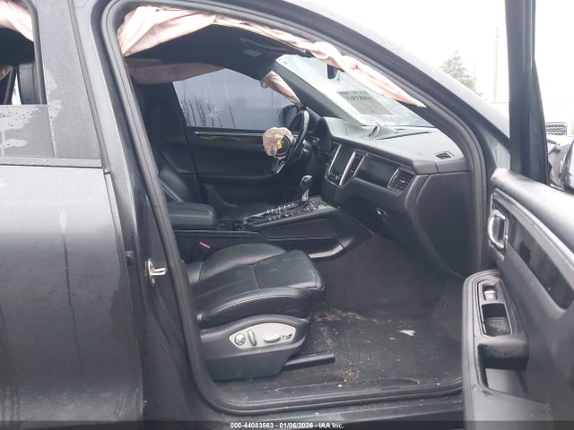 2018 PORSCHE MACAN WP1AA2A56JLB04210 Photo 4