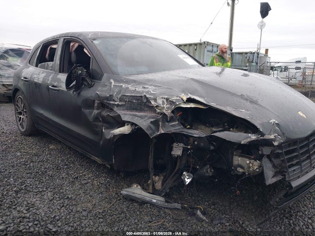 2018 PORSCHE MACAN WP1AA2A56JLB04210 Photo 5