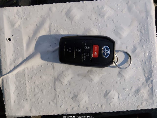 Toyota SIENNA LE 2021 5TDKRKEC2MS028978 Image 11