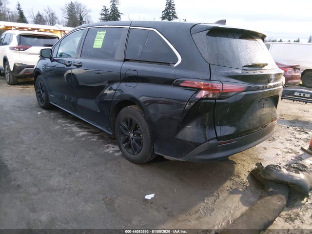 Toyota SIENNA LE 2021 5TDKRKEC2MS028978 Image 3