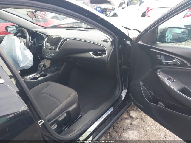 1G1ZD5ST6NF176032 Chevrolet Malibu Fwd Lt
