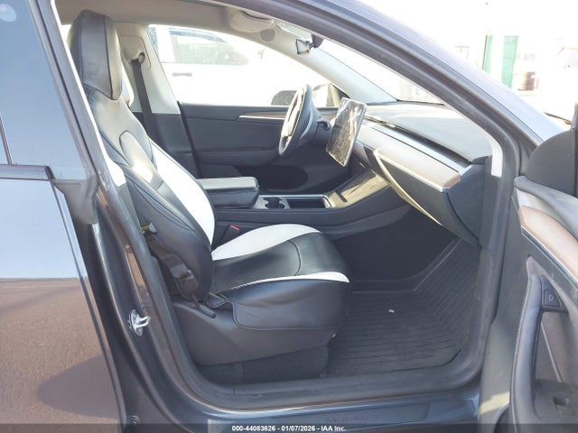 2023 TESLA MODEL Y 7SAYGDEE2PF898111 Photo 4