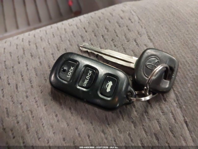 2003 TOYOTA CAMRY JTDBE32K030240549 Photo 10