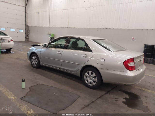 2003 TOYOTA CAMRY JTDBE32K030240549 Photo 2