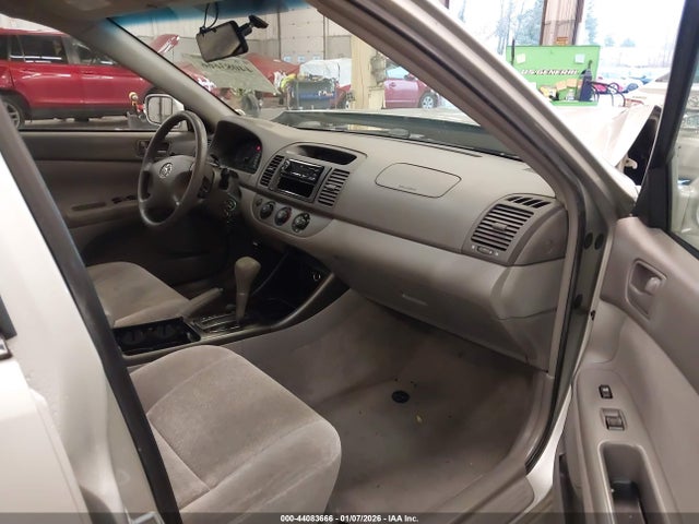 2003 TOYOTA CAMRY JTDBE32K030240549 Photo 4