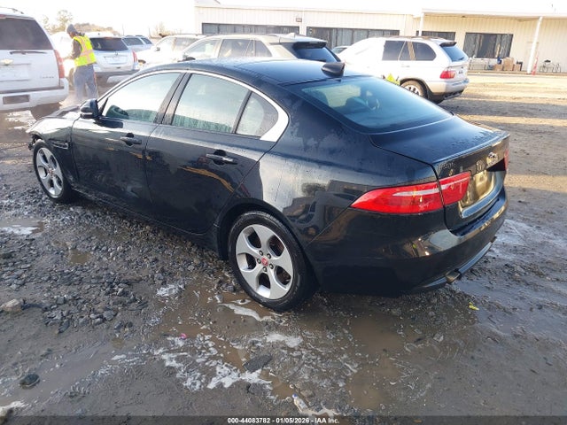 2018 JAGUAR XE SAJAR4FX2JCP35800 Photo 2