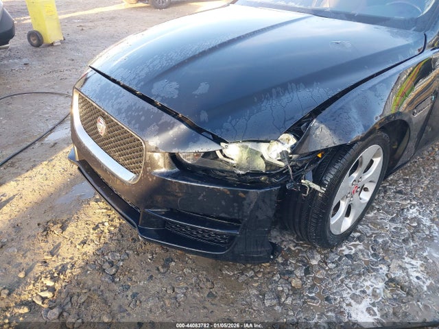 2018 JAGUAR XE SAJAR4FX2JCP35800 Photo 5