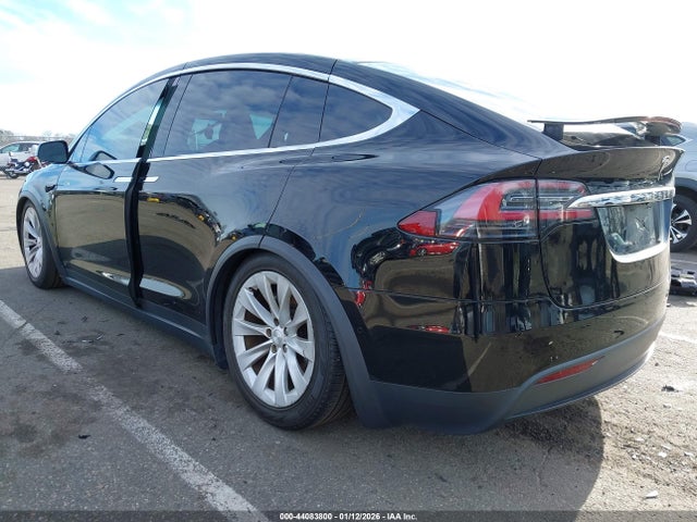 2017 TESLA MODEL X 5YJXCBE20HF046064 Photo 2
