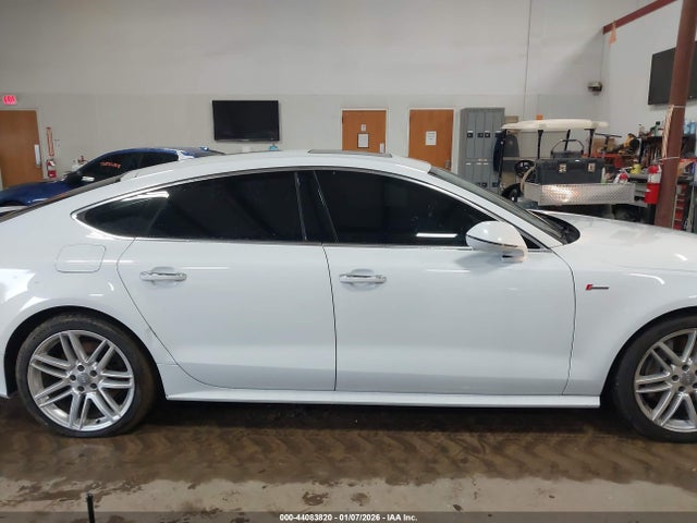 Продажа на аукционе авто 2016 Audi A7 3.0t Premium Plus, vin: WAUWGAFC0GN038416, номер лота: 44083820