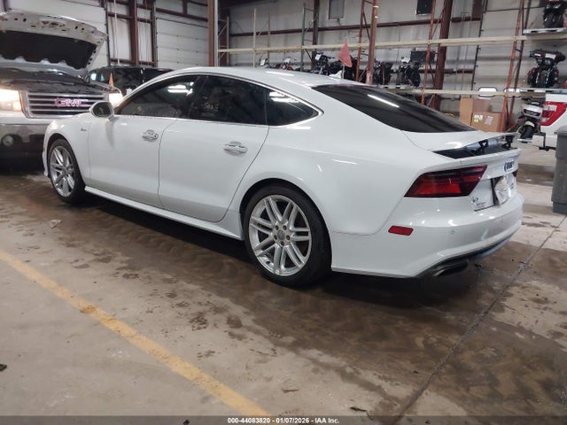2016 AUDI A7 WAUWGAFC0GN038416 Photo 2