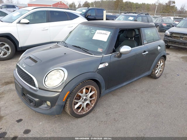 2011 MINI COOPER S WMWSV3C5XBTY20250 Photo 1