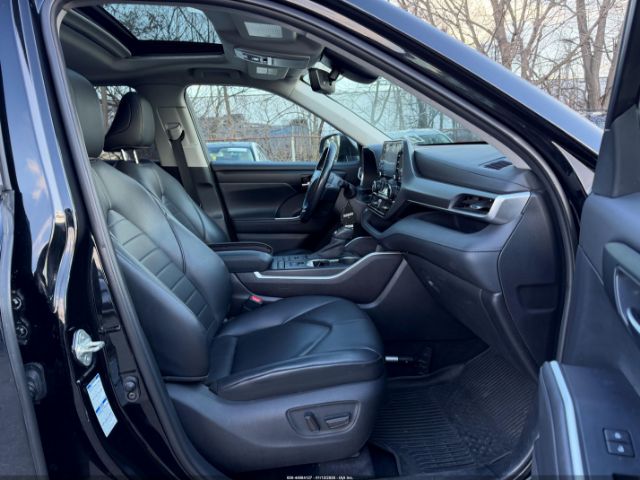 2021 TOYOTA HIGHLANDER 5TDGZRBH7MS524714 Photo 4