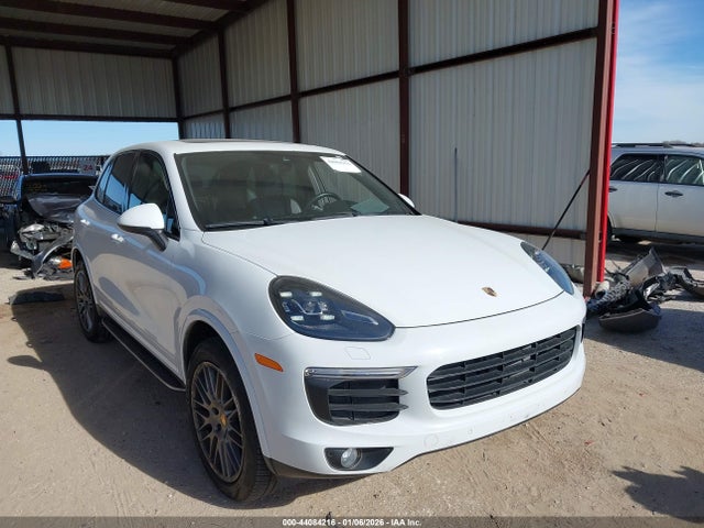 2017 PORSCHE CAYENNE WP1AA2A21HKA84809 Photo 0